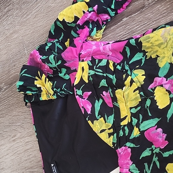 NEW! ZARA Long Sleeve Vibrant Floral Sweetheart Neckline Crop Top XS - Picture 6 of 11